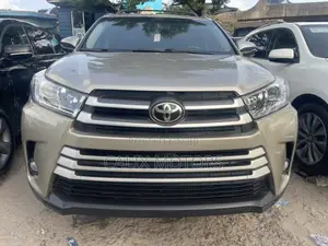 Toyota Highlander 2015 Gold