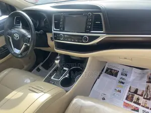 Toyota Highlander 2016 Red