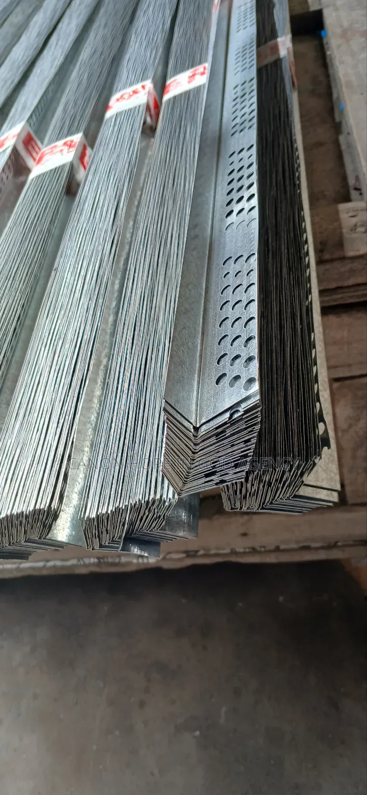 L Trimmer for Gypsum Board Installation