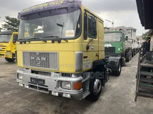 Foreign Used Man-Volts Tractor Head Truck.