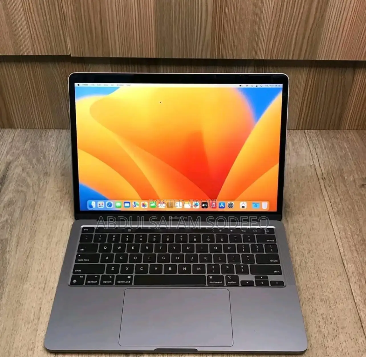 Laptop Apple MacBook Pro 2022 M2 8GB Apple M2 SSD 256GB
