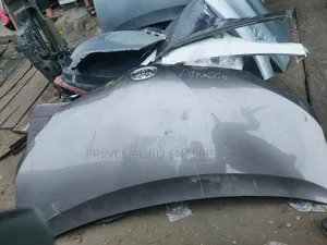 Toyota Bonnet Sienna 2012