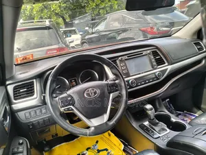 Toyota Highlander 2015 Red