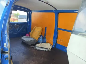 Toyota HiAce 2002 Blue