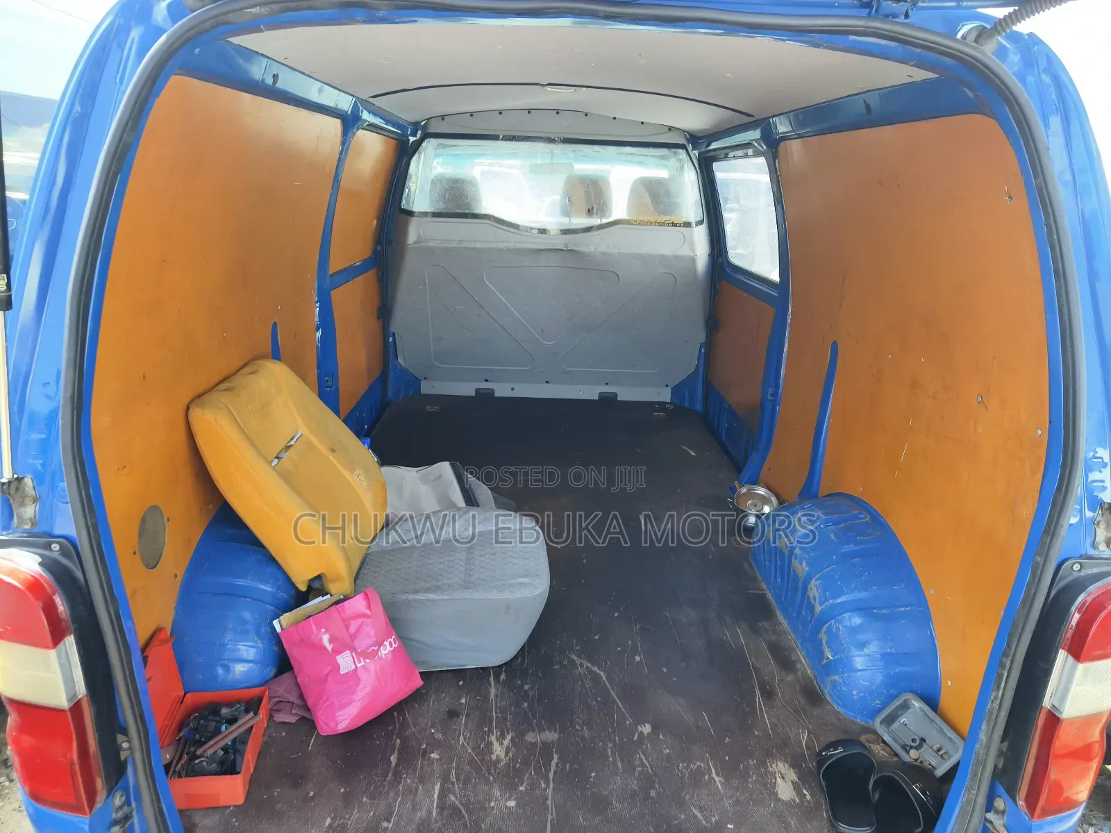 Toyota HiAce 2002 Blue