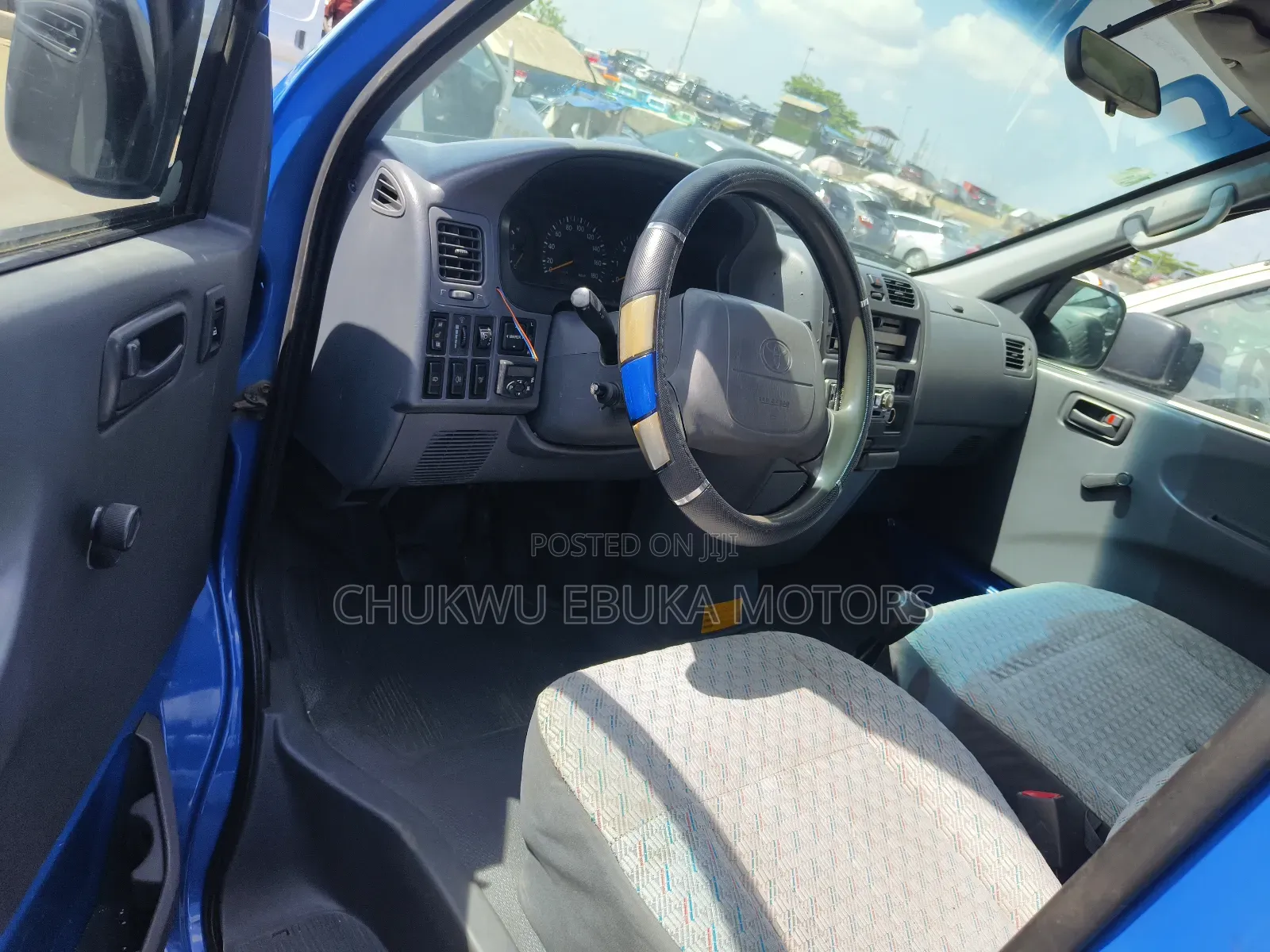 Toyota HiAce 2002 Blue