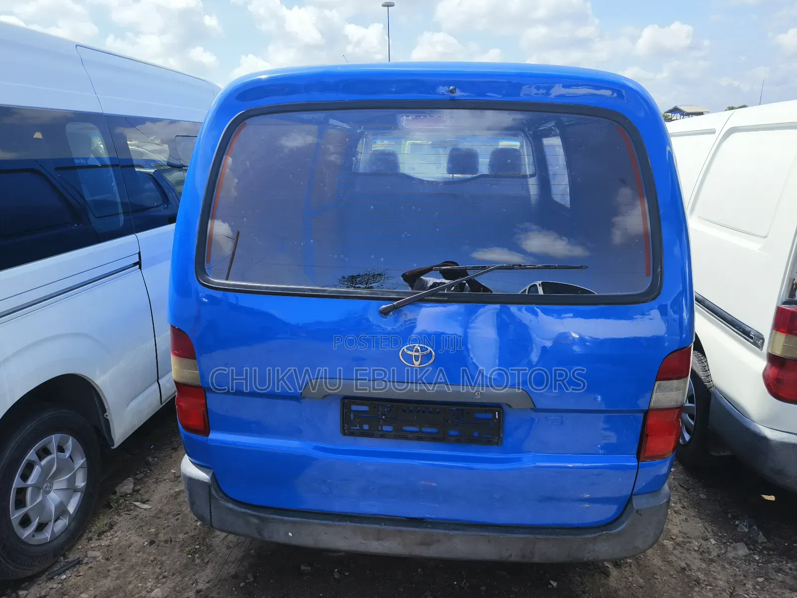 Toyota HiAce 2002 Blue