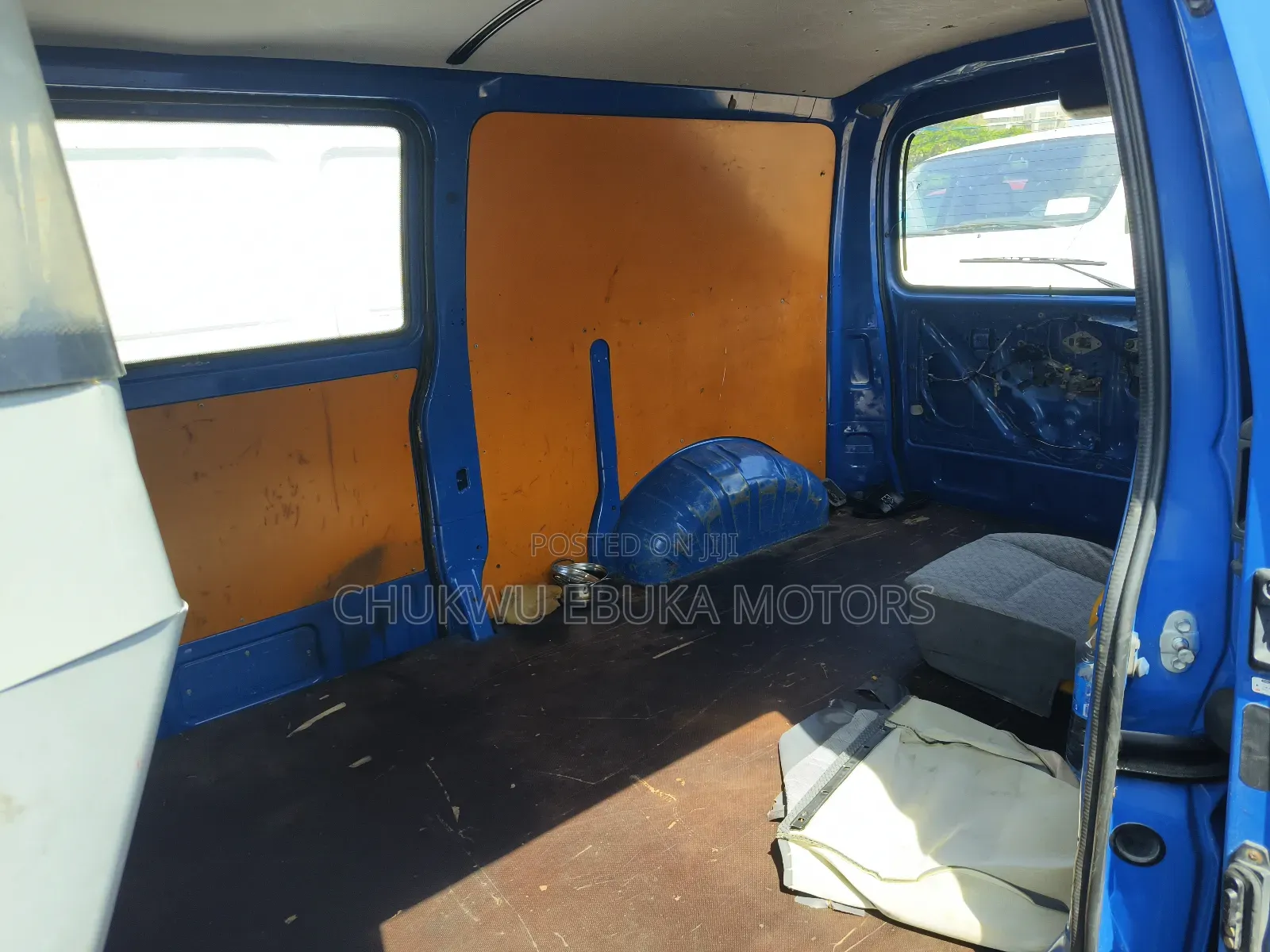 Toyota HiAce 2002 Blue