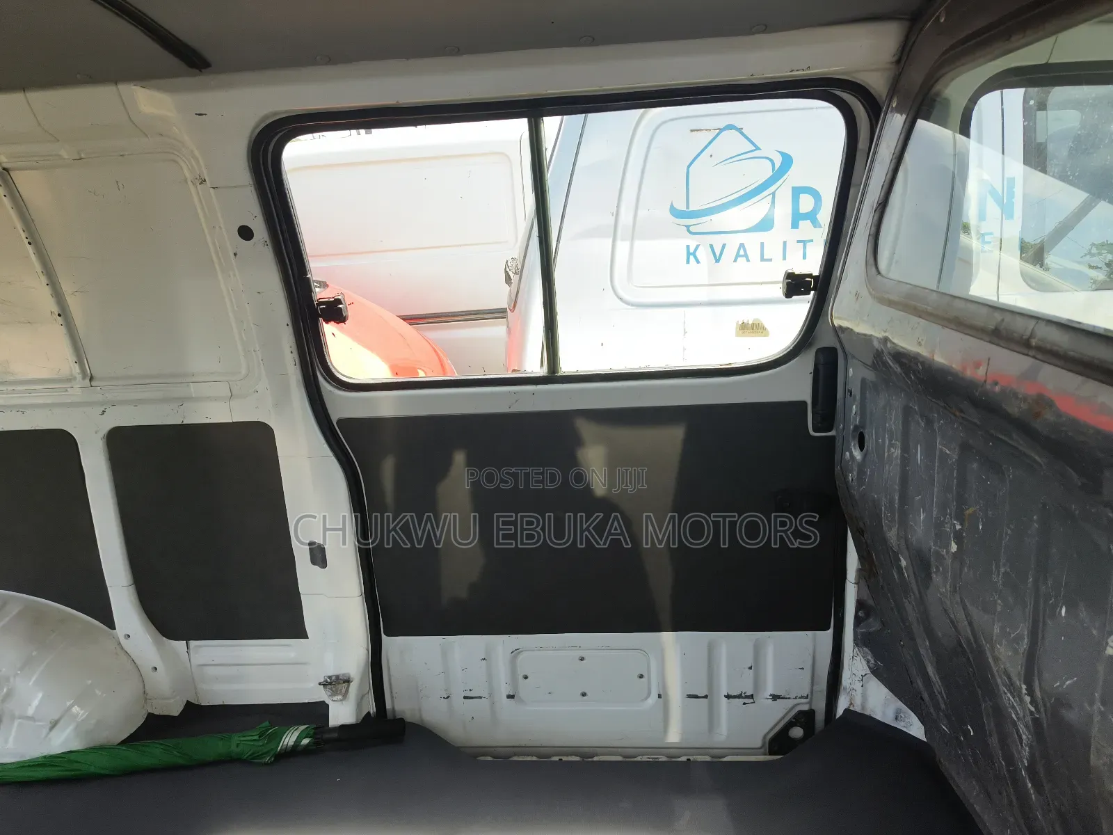 Toyota HiAce 2002 White