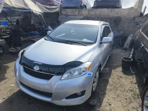Toyota Matrix S Hatchback AWD (2.4L 4cyl 4A) 2012 Silver