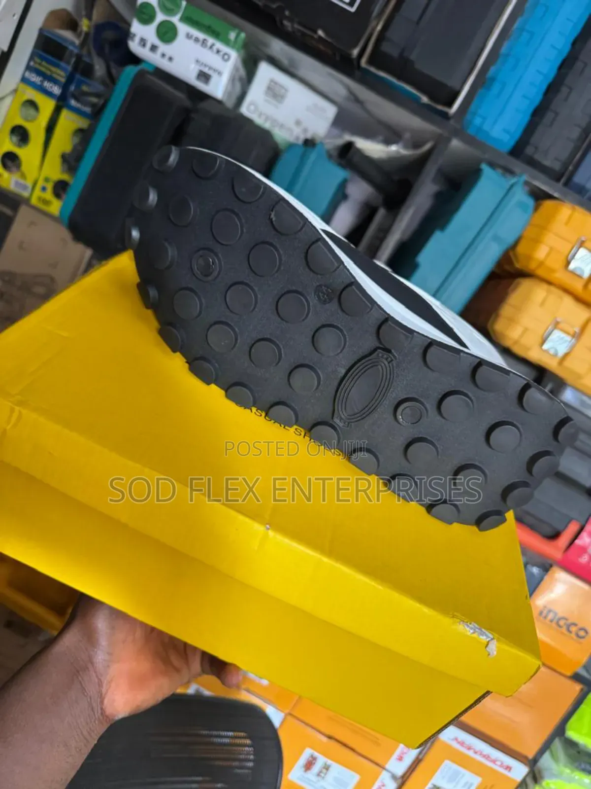Luxurious Durable Sneakers👟