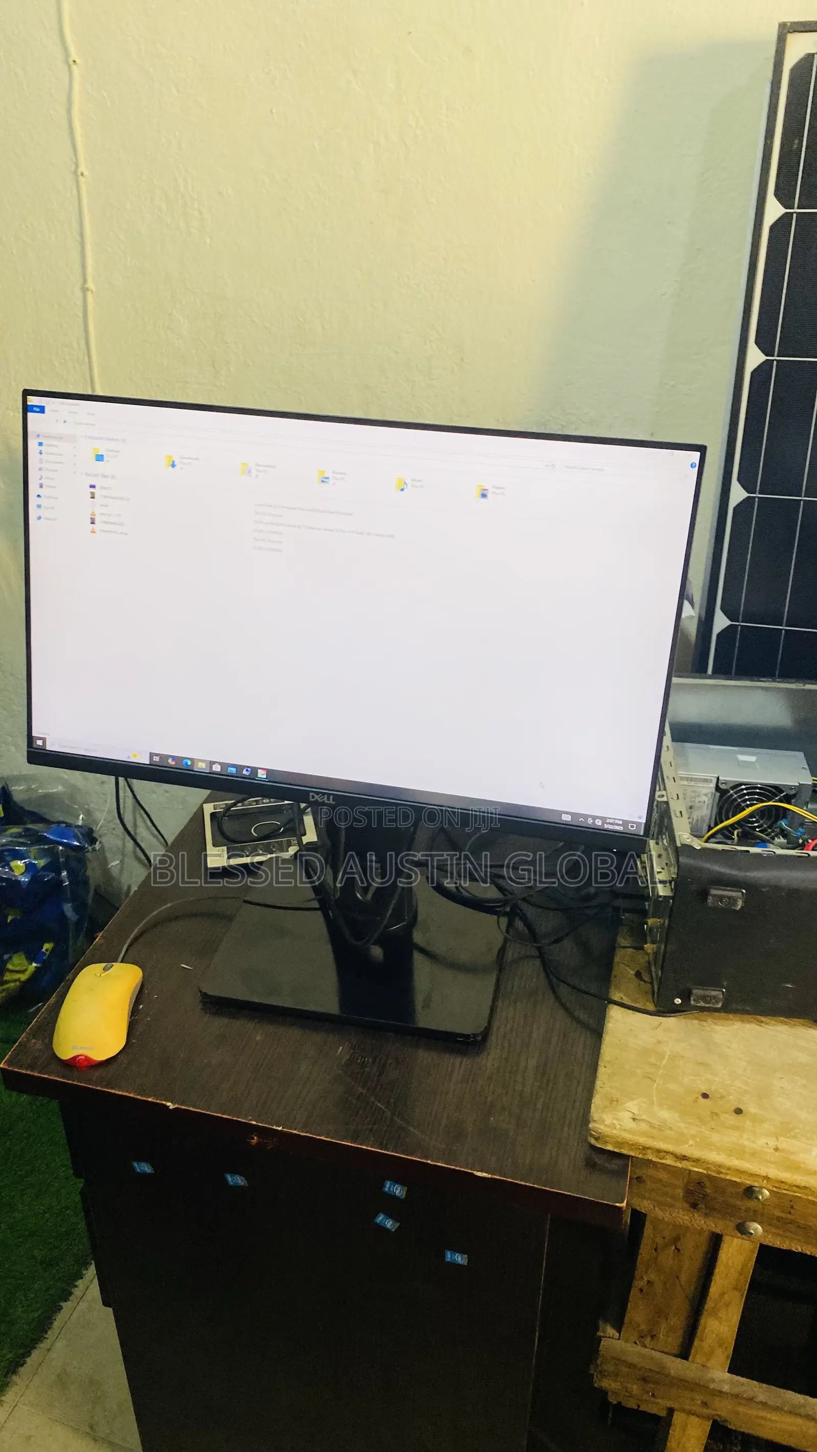 24 Inches Frameless Dell Monitor