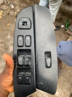 Pressing Button Ix35 and Kia Button Available