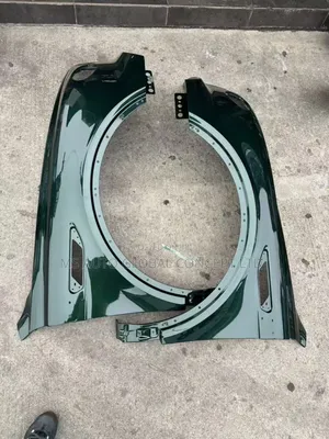 Bentley Bentyaga Fender 2021