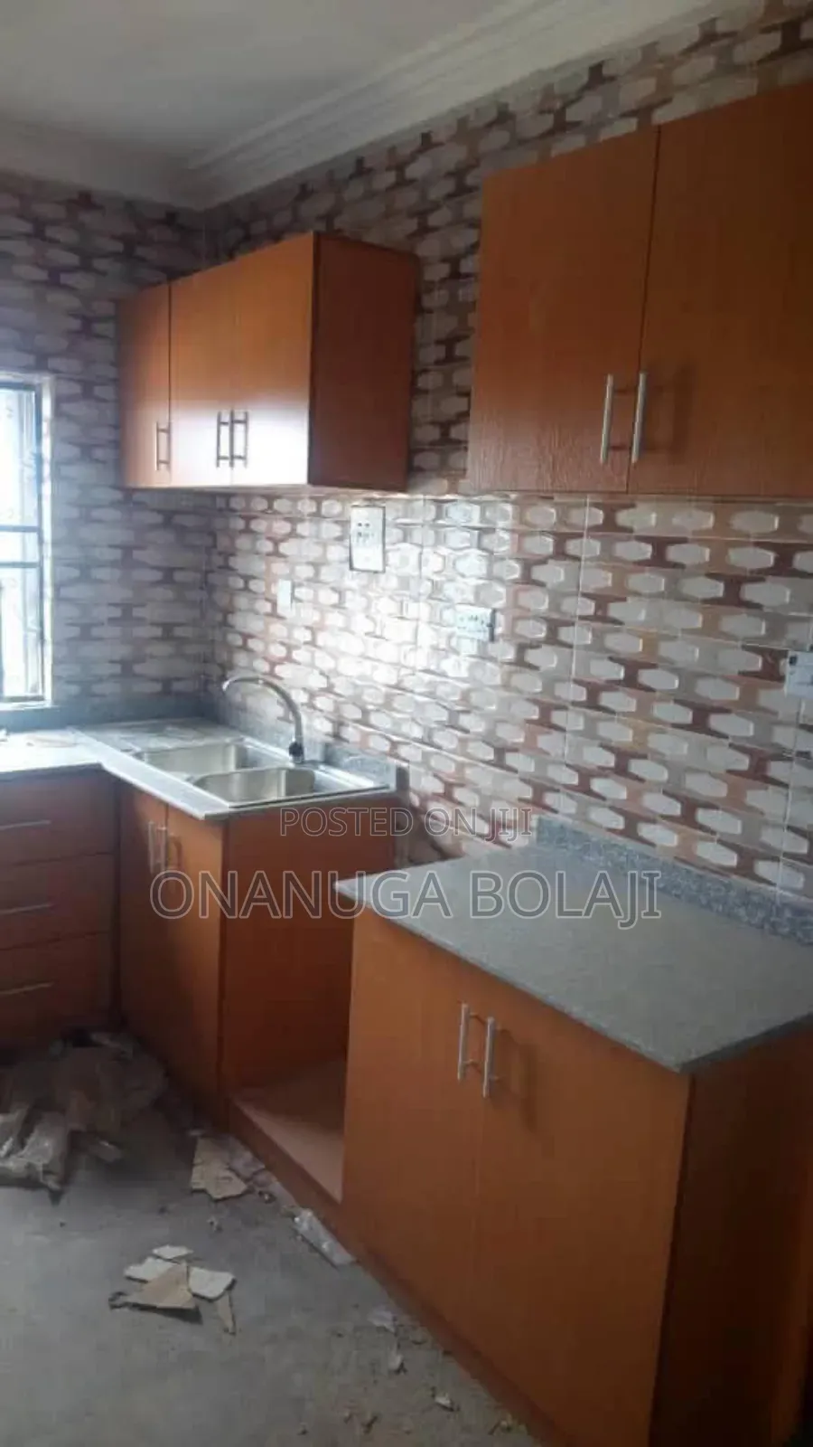 Furnished 3bdrm Block of Flats in Igboloko, Lakowe for sale