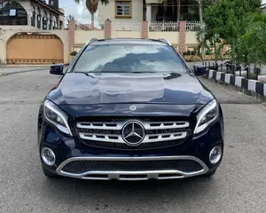 Mercedes-Benz GLA 250 2018 Blue