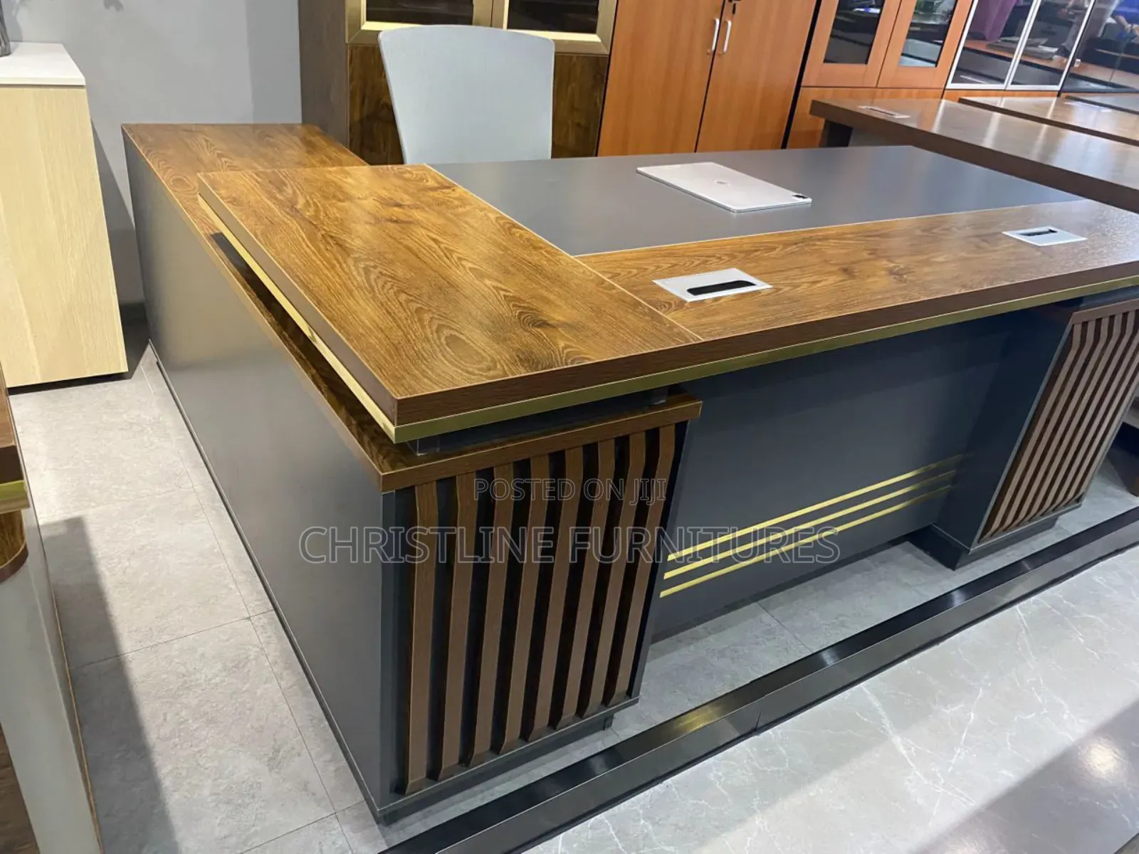 Quality Executive Office Table With Extension 1.8meters