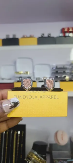 Universal Cufflinks Style
