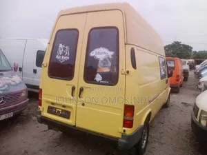 Ford Transit 2002 Yellow