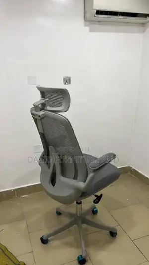 Flip Handle Chair (Swivel)