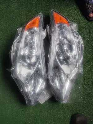 Set Head Light Toyota Camry 2012
