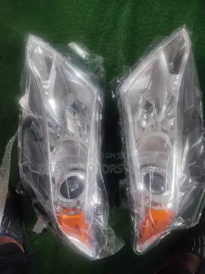 Set Head Light Venza 2010/2014