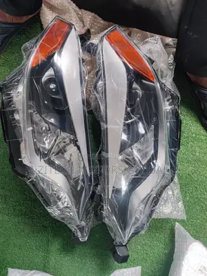 Set Head Light Corolla 2014/2015