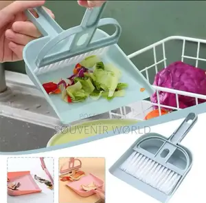 Mini Desktop Cleaning Brush