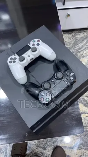 Sony Playstation 4 (Ps4) + Fc26,Cod Mw 3 Others