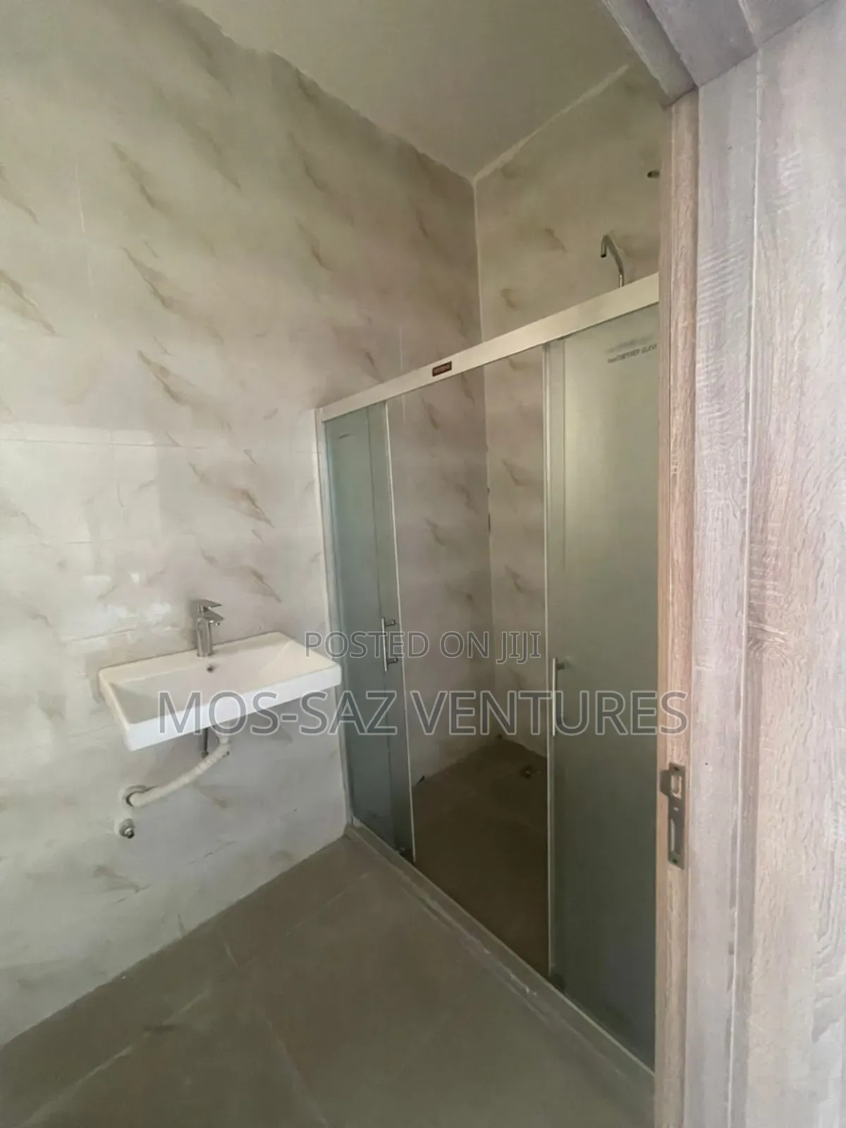 3bdrm Townhouse / Terrace in Harris Drive, Lekki Phase 2 for rent