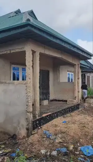 5bdrm Block of Flats in Ikpoba-Okha for sale