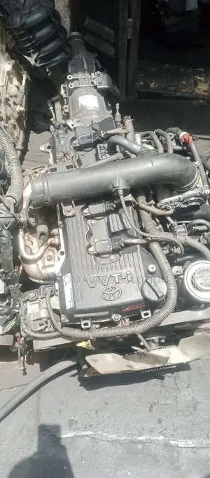 Toyota Prado Land Cruiser, Hilux Engine ( 2tr )