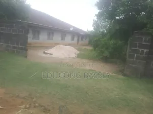Photo - 12bdrm Apartment in Ikwatt Close, Ikot Ekpene for sale