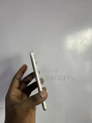 Apple iPhone 11 64 GB White
