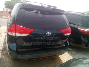 Toyota Sienna XLE 7 Passenger 2011 Blue