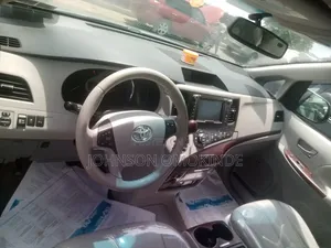 Toyota Sienna XLE 7 Passenger 2011 Blue