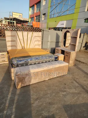 6by6 Exclusive Padded Ulphostery Bed.