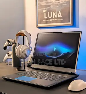 New Laptop Dell Alienware Area-51 32GB Intel Core Ultra 9 SSD 1T