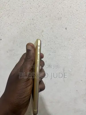 Apple iPhone XR 64 GB Yellow