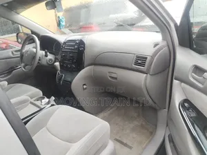 Toyota Sienna LE AWD 2005 Silver