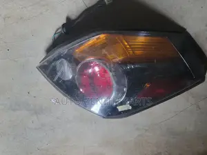 Nissan Altima 03/07 Headlight