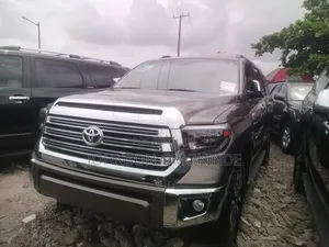 Toyota Sequoia Platinum 4dr SUV (5.7L 8cyl 6A) 2015 Brown