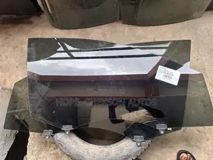 Factory Tinted Front Door Glass for Toyota Venza
