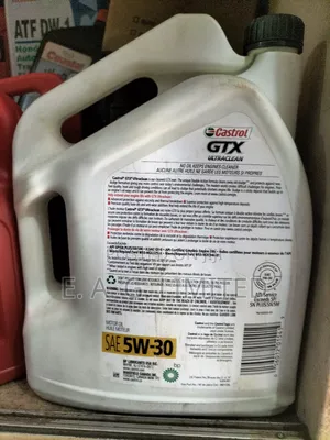 Castrol GTX Ultraclean 5w-30, a Synthetic Blend Motor Oil
