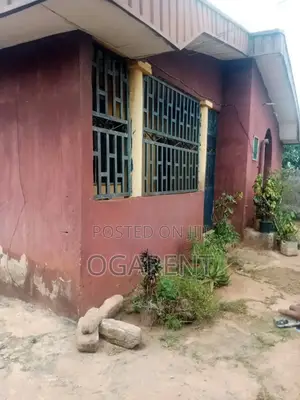 2bdrm Apartment in Benin City for rent