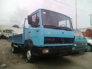 814 Mercedes Benz Truck