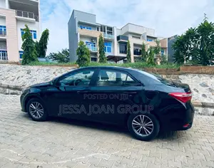 Toyota Corolla LE 4dr Sedan (1.8L 4cyl CVT) 2015 Black