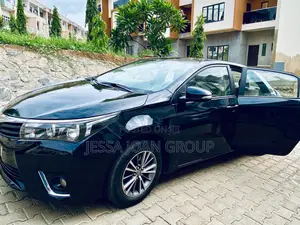 Toyota Corolla LE 4dr Sedan (1.8L 4cyl CVT) 2015 Black