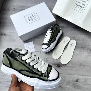 Maison Mihara Yasuhiro Peterson“Overhanging-khaki” Sneakers