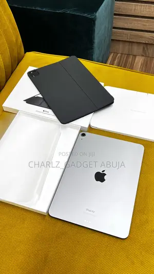 Apple iPad Air (2020) 128 GB Silver